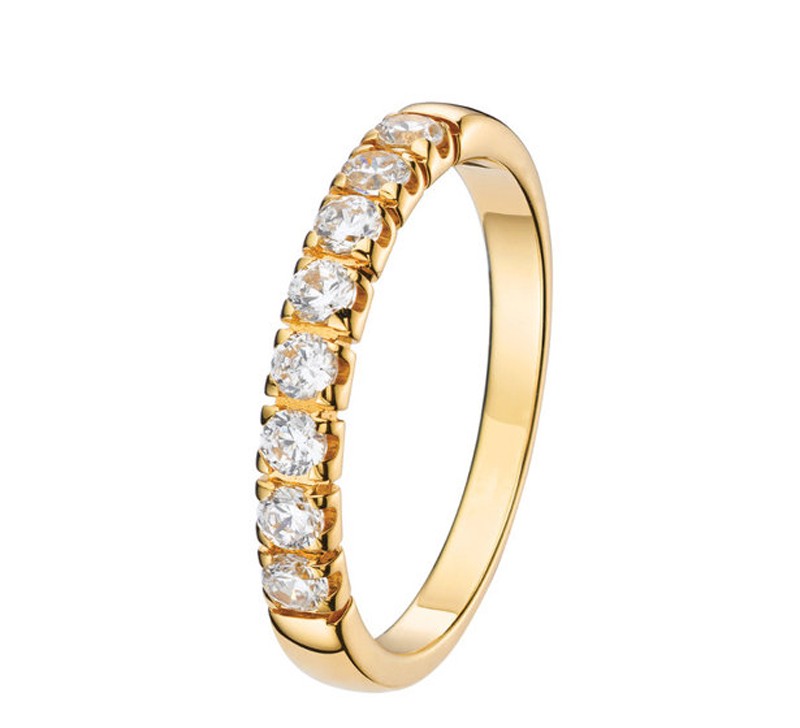 Alliance de mariage pour femme en or jaune et sertissage diamants 0.72 carats